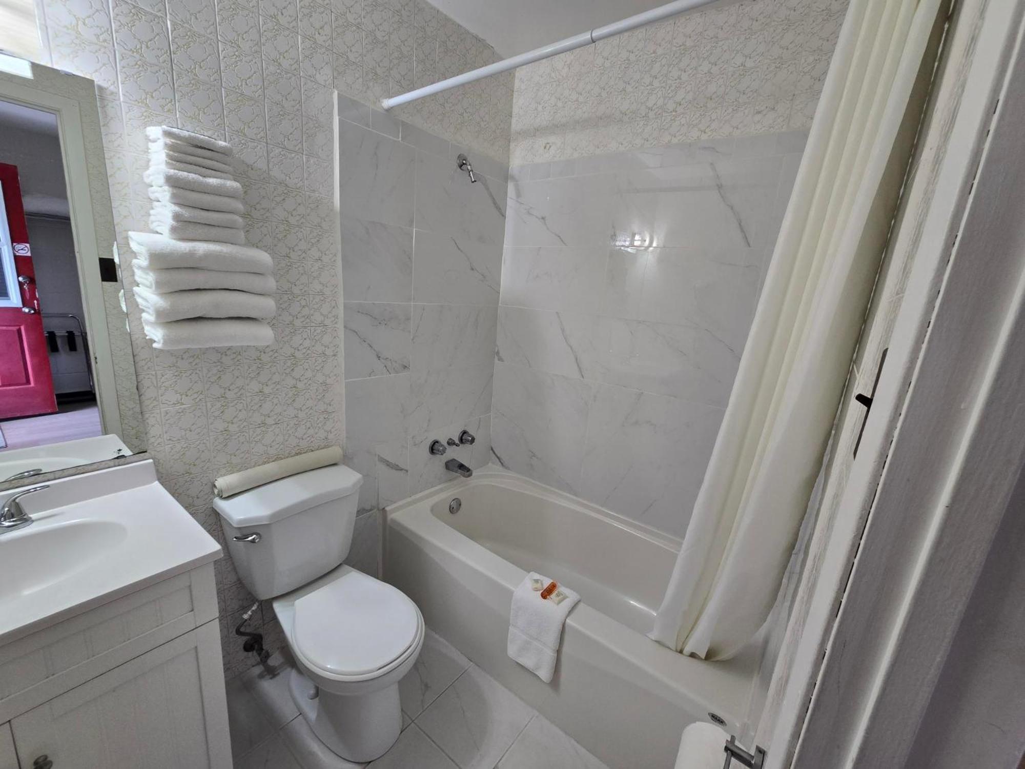 Top Notch Motel Уиартон Экстерьер фото